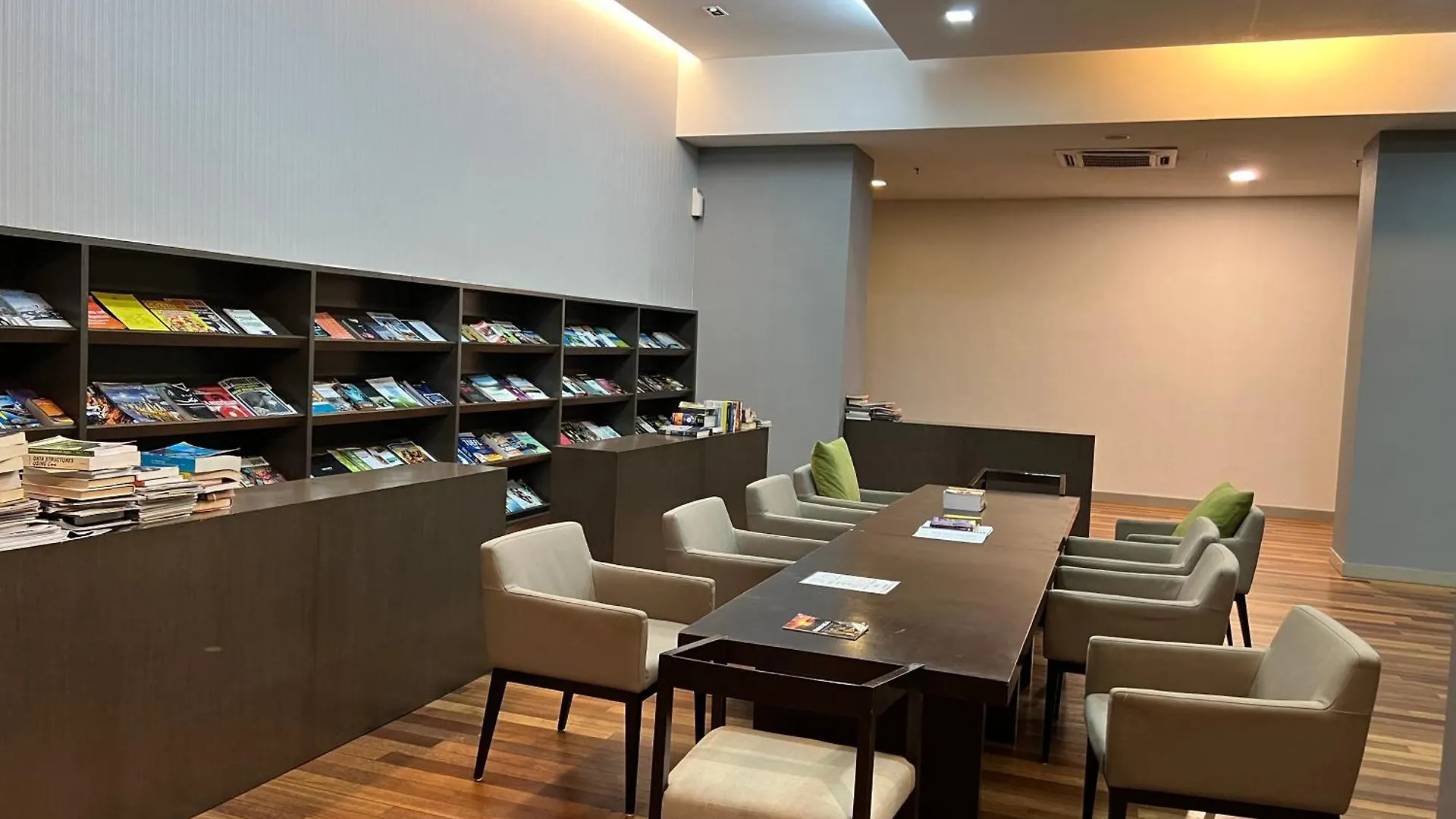 Apartment Regalia Service Suites Klcc Skypool Kuala Lumpur