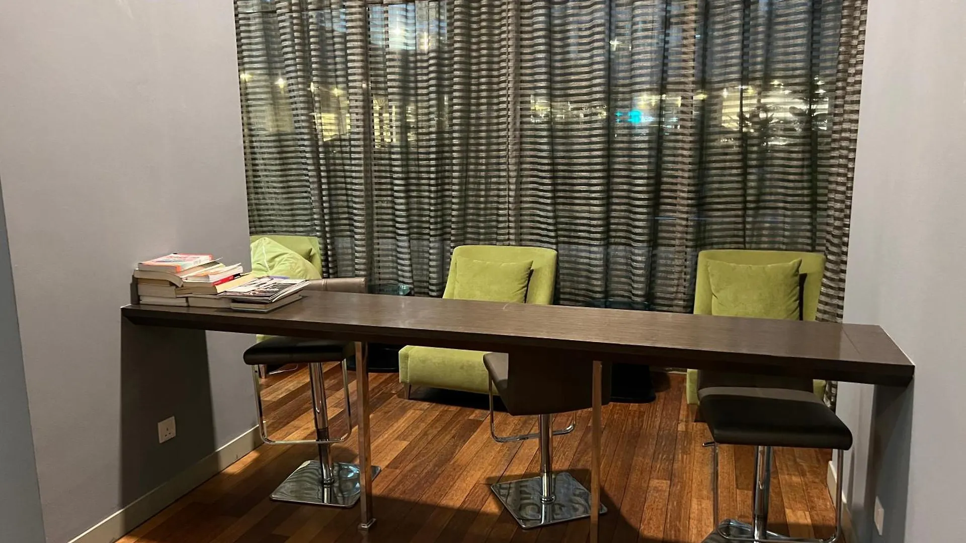 Regalia Service Suites Klcc Skypool Kuala Lumpur Apartmán