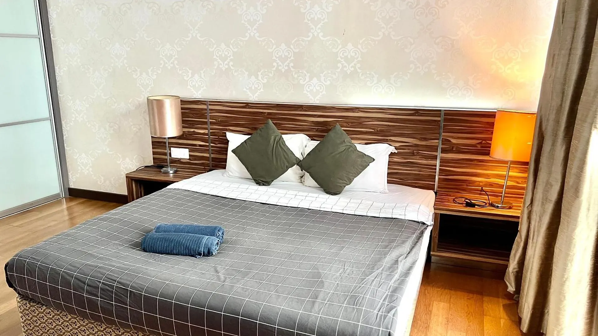 Regalia Service Suites Klcc Skypool Kuala Lumpur Apartmán